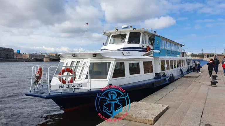 Теплоход Москва 2012